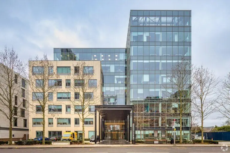 Picture of Ealing Cross